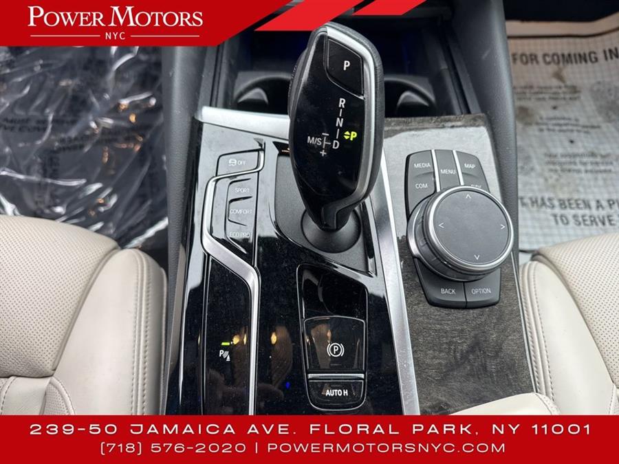 2021 BMW 5-Series 530i photo