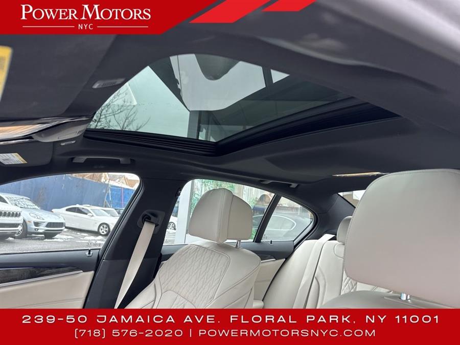 2021 BMW 5-Series 530i photo