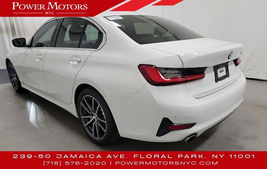 2020 BMW 3-Series 330i xDrive photo
