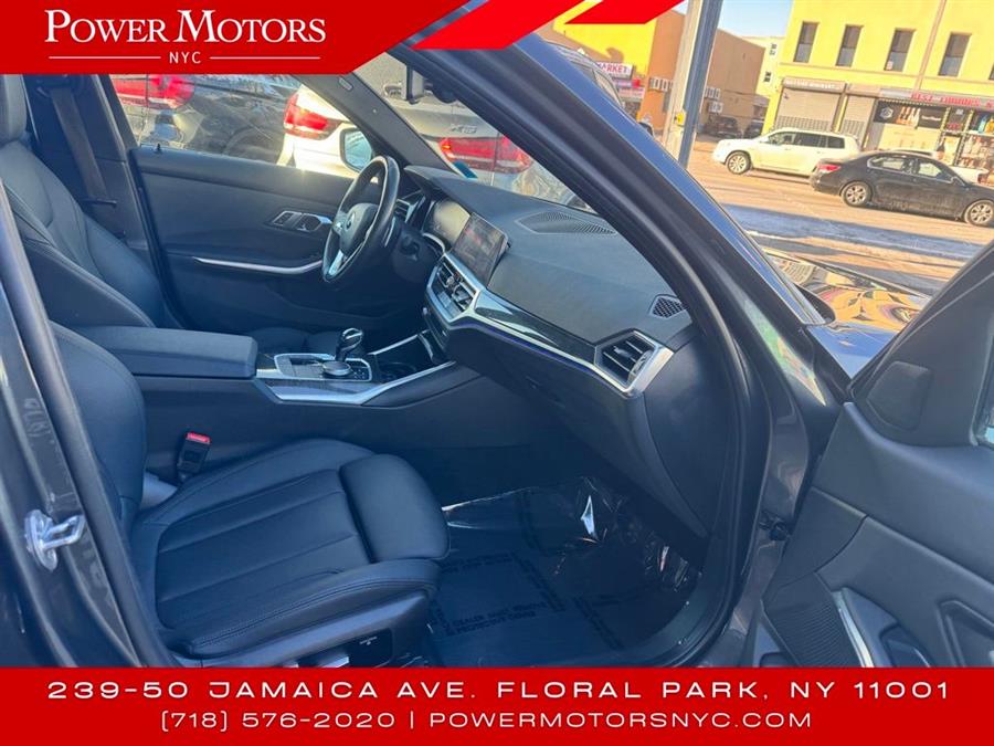 2020 BMW 3-Series 330i xDrive photo