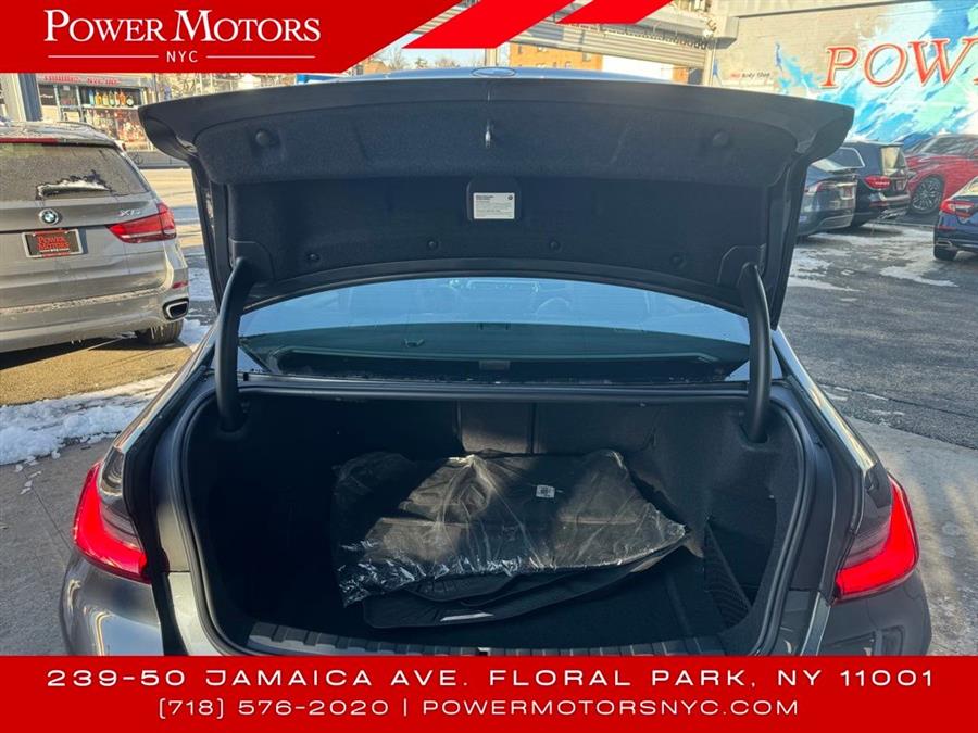 2020 BMW 3-Series 330i xDrive photo