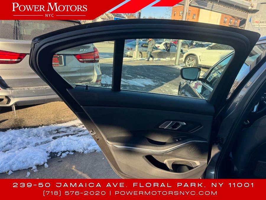2020 BMW 3-Series 330i xDrive photo