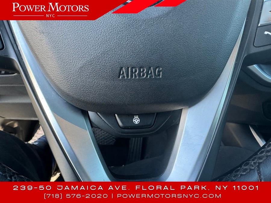 2020 BMW 3-Series 330i xDrive photo