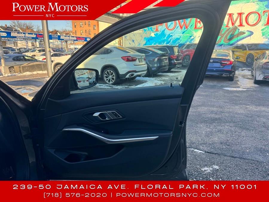 2020 BMW 3-Series 330i xDrive photo