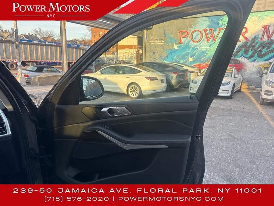 2021 BMW X7 xDrive40i photo