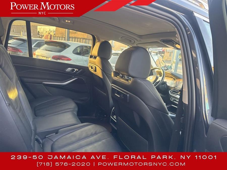 2021 BMW X7 xDrive40i photo