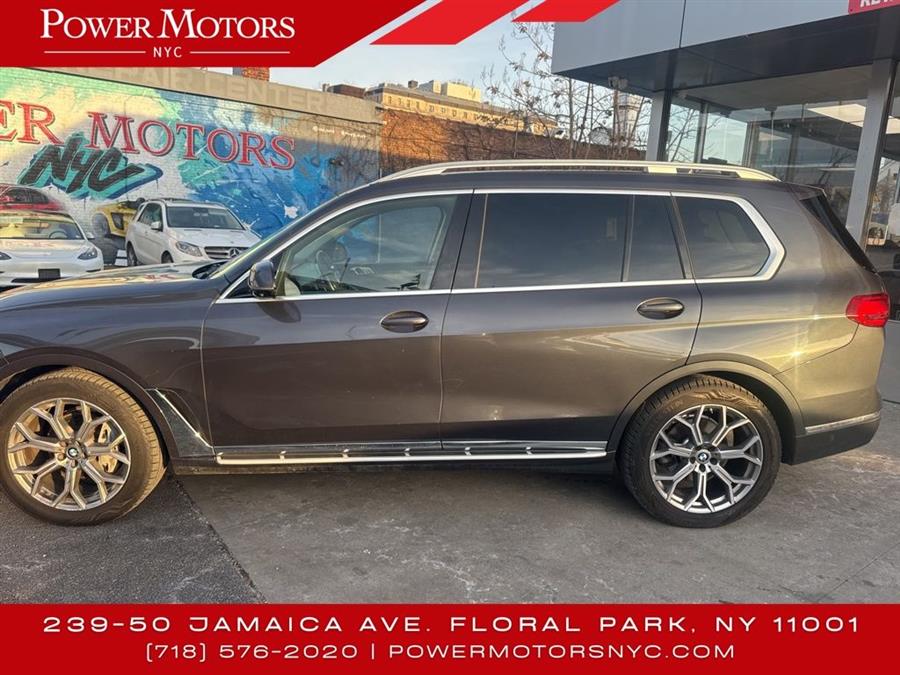 2021 BMW X7 xDrive40i photo