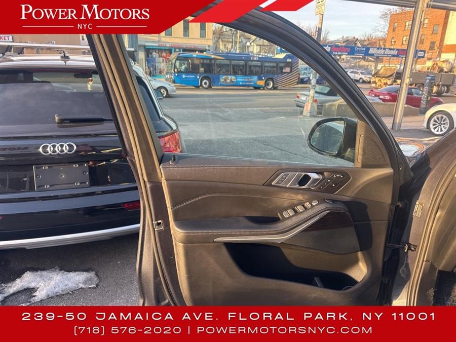2021 BMW X7 xDrive40i photo