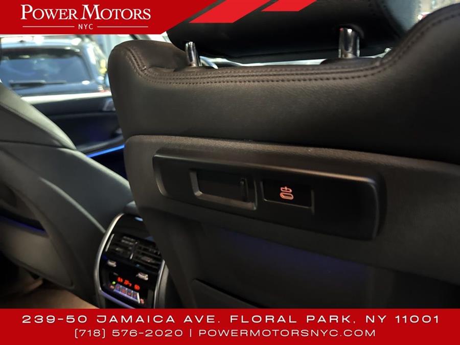 2020 BMW X7 xDrive40i photo