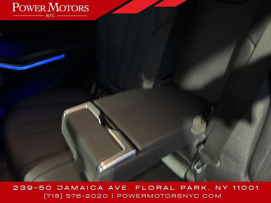 2020 BMW X7 xDrive40i photo