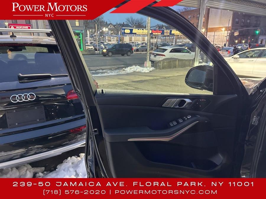 2020 BMW X7 xDrive40i photo