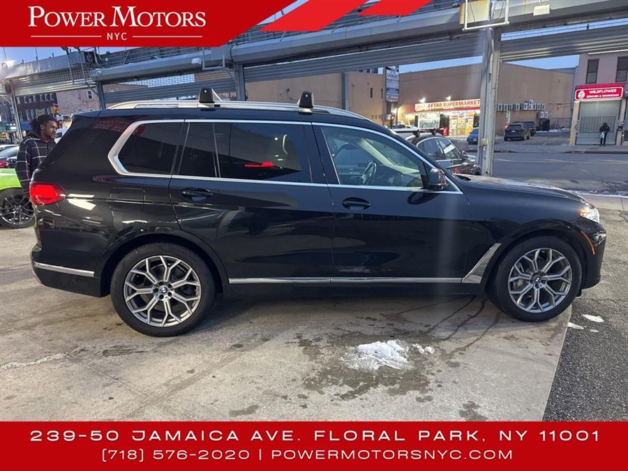 2020 BMW X7 xDrive40i photo