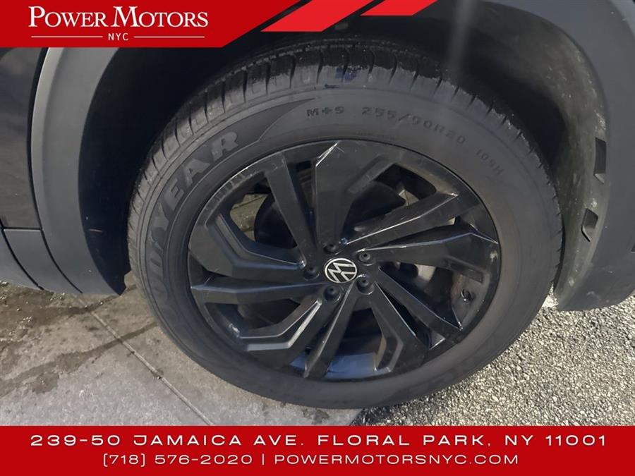 2022 Volkswagen Atlas 3.6L V6 SE w/Technology photo