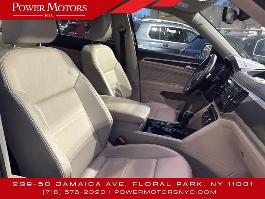 2022 Volkswagen Atlas 3.6L V6 SE w/Technology photo