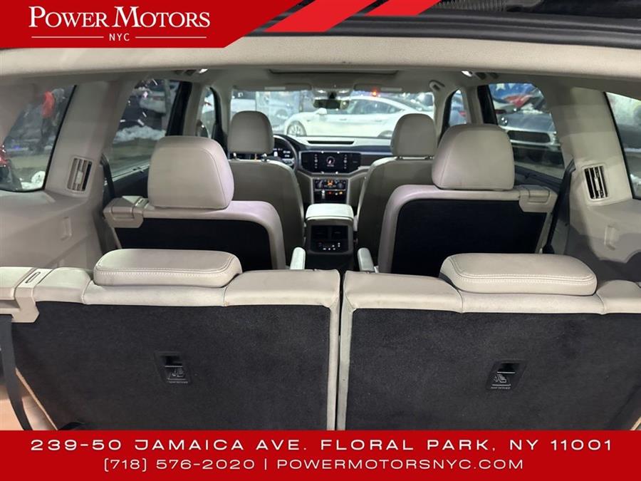 2022 Volkswagen Atlas 3.6L V6 SE w/Technology photo