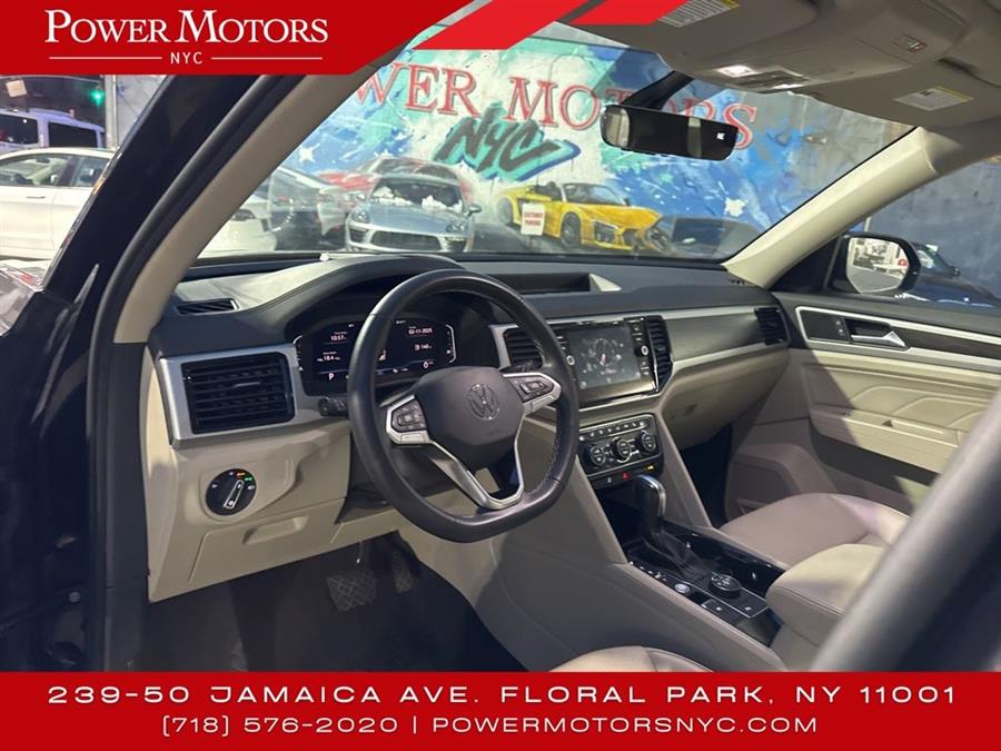 2022 Volkswagen Atlas 3.6L V6 SE w/Technology photo