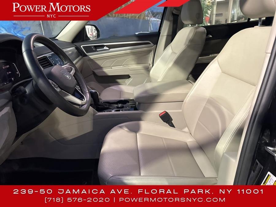 2022 Volkswagen Atlas 3.6L V6 SE w/Technology photo