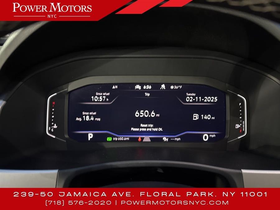 2022 Volkswagen Atlas 3.6L V6 SE w/Technology photo