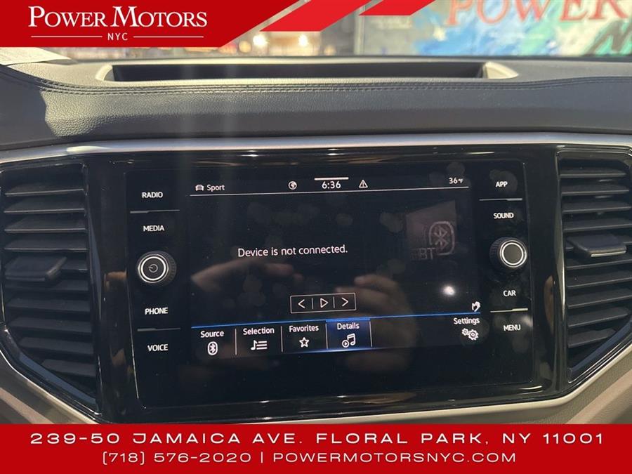 2022 Volkswagen Atlas 3.6L V6 SE w/Technology photo