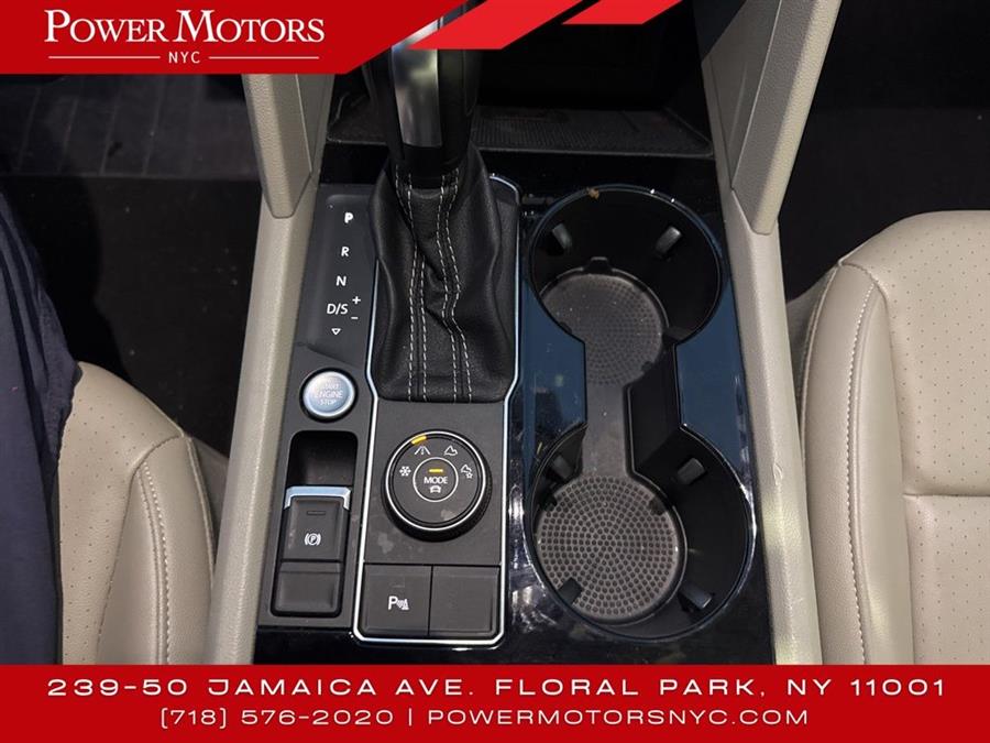 2022 Volkswagen Atlas 3.6L V6 SE w/Technology photo