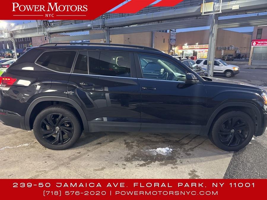 2022 Volkswagen Atlas 3.6L V6 SE w/Technology photo