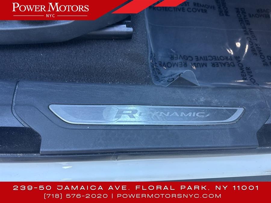 2020 Land Rover Range Rover Velar P250 R-Dynamic S photo