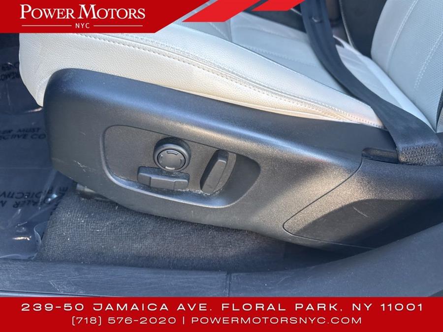 2020 Land Rover Range Rover Velar P250 R-Dynamic S photo