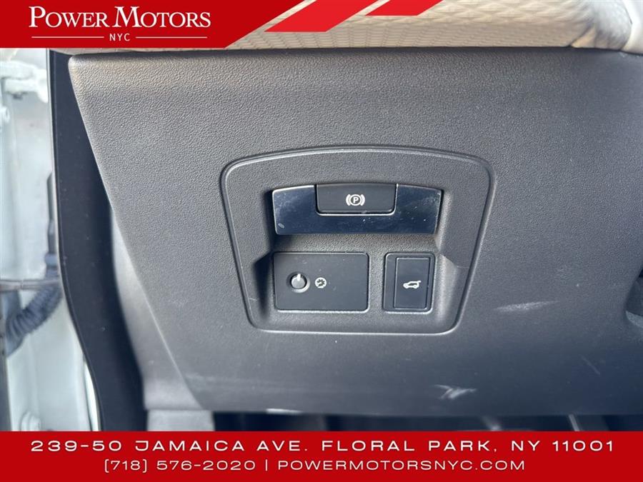 2020 Land Rover Range Rover Velar P250 R-Dynamic S photo