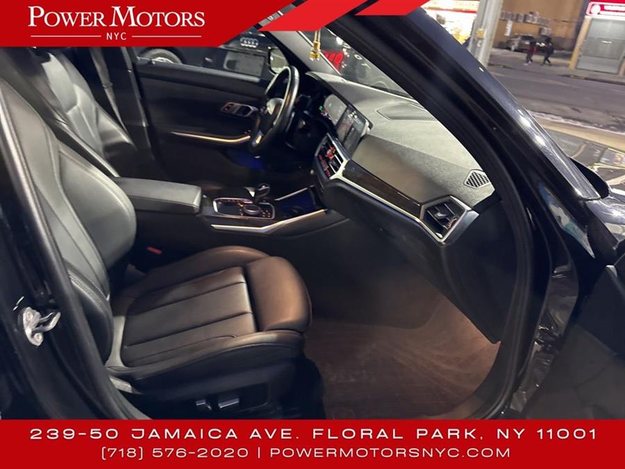2022 BMW 3-Series 330i xDrive photo
