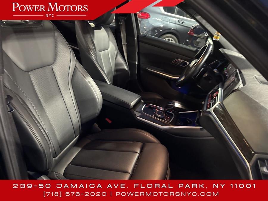 2022 BMW 3-Series 330i xDrive photo