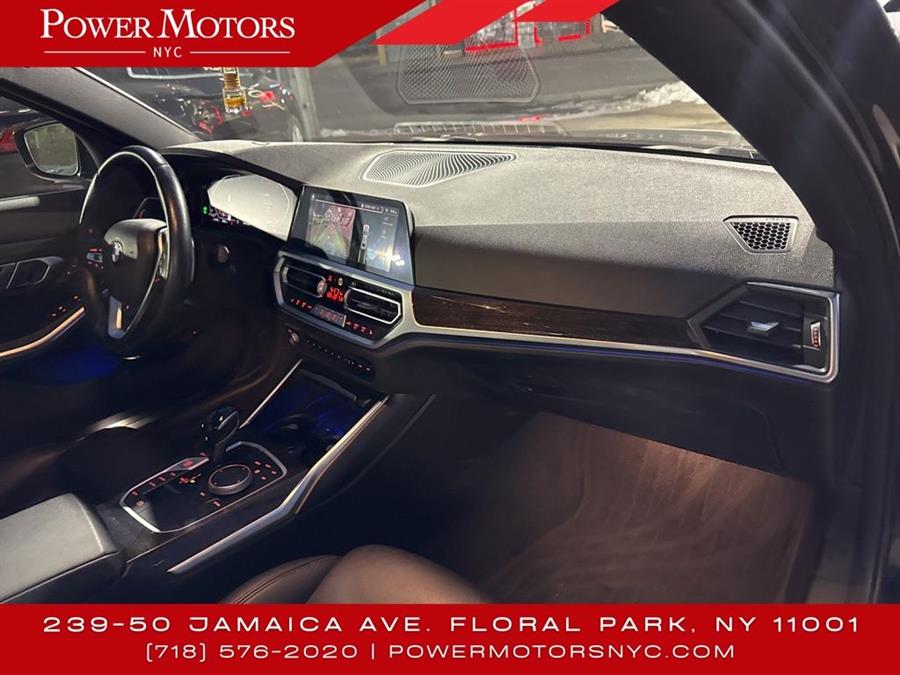 2022 BMW 3-Series 330i xDrive photo