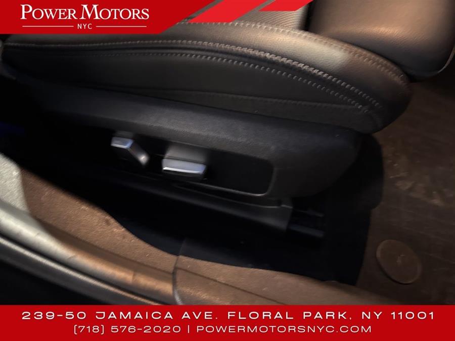 2022 BMW 3-Series 330i xDrive photo