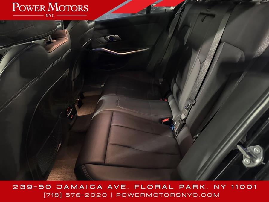 2022 BMW 3-Series 330i xDrive photo