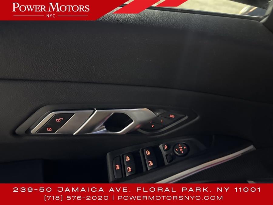 2022 BMW 3-Series 330i xDrive photo