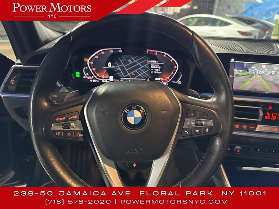 2022 BMW 3-Series 330i xDrive photo