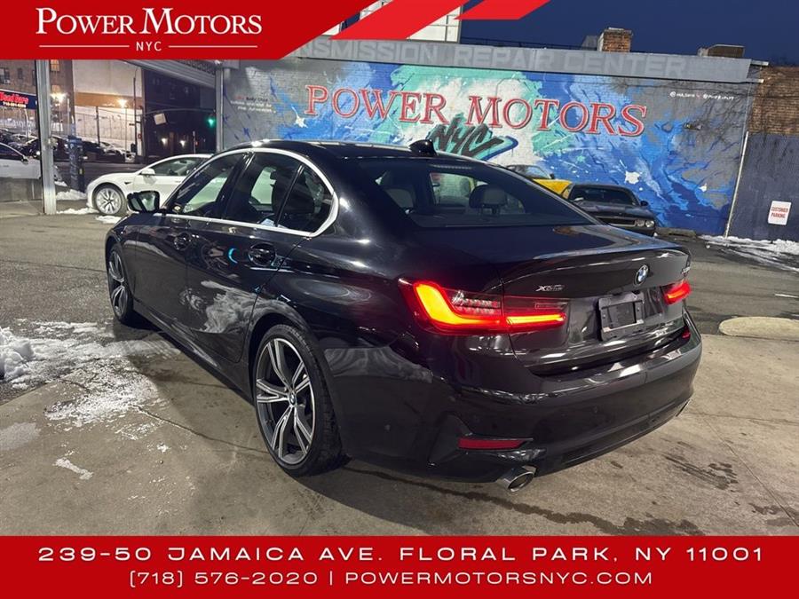 2022 BMW 3-Series 330i xDrive photo