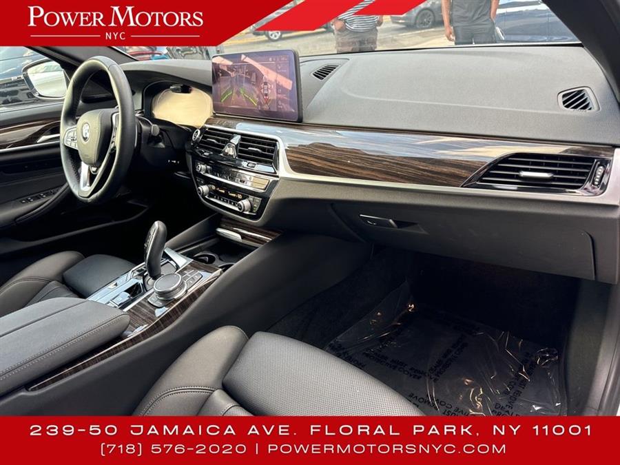 2021 BMW 5-Series 530i xDrive photo