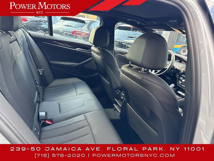 2021 BMW 5-Series 530i xDrive photo