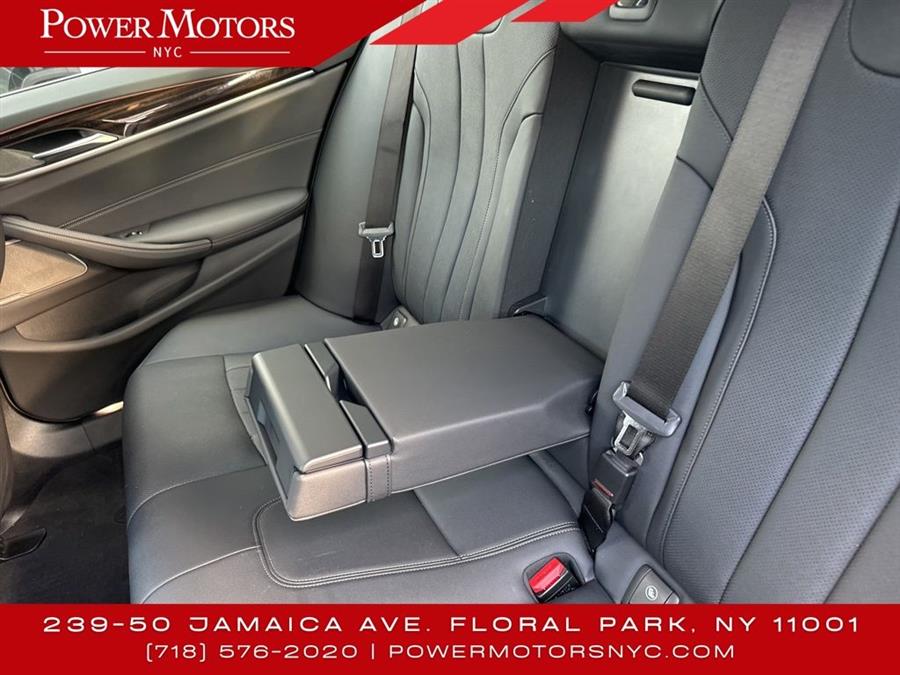 2021 BMW 5-Series 530i xDrive photo