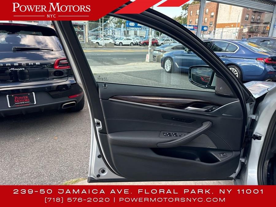 2021 BMW 5-Series 530i xDrive photo