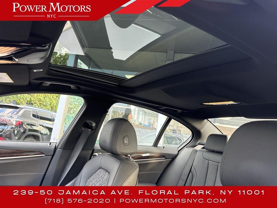 2021 BMW 5-Series 530i xDrive photo