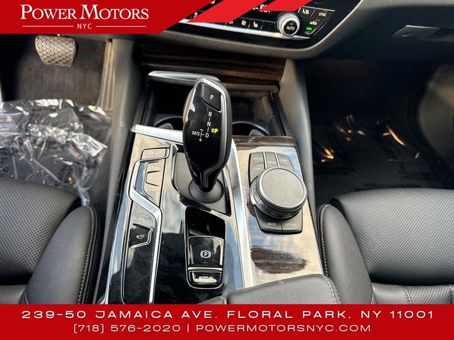 2021 BMW 5-Series 530i xDrive photo