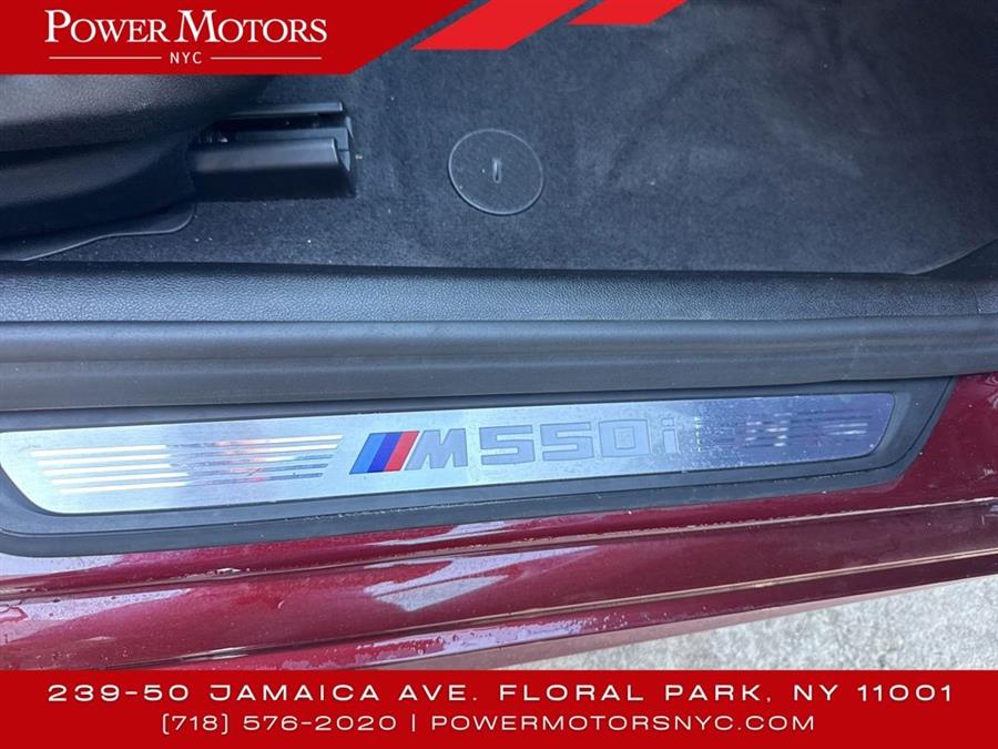 2022 BMW 5-Series M550i xDrive photo