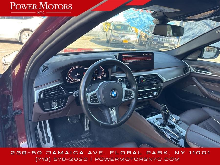 2022 BMW 5-Series M550i xDrive photo