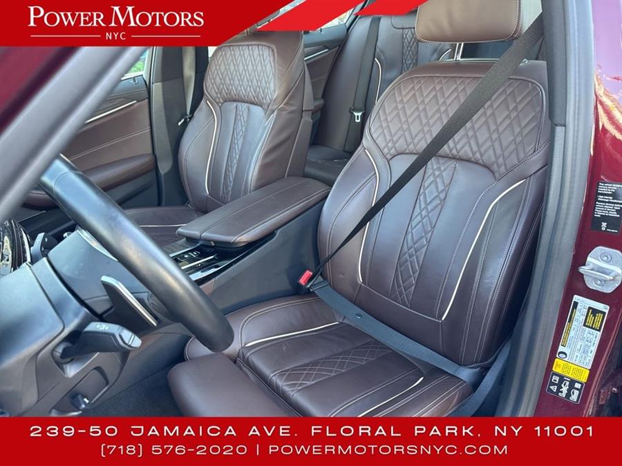2022 BMW 5-Series M550i xDrive photo