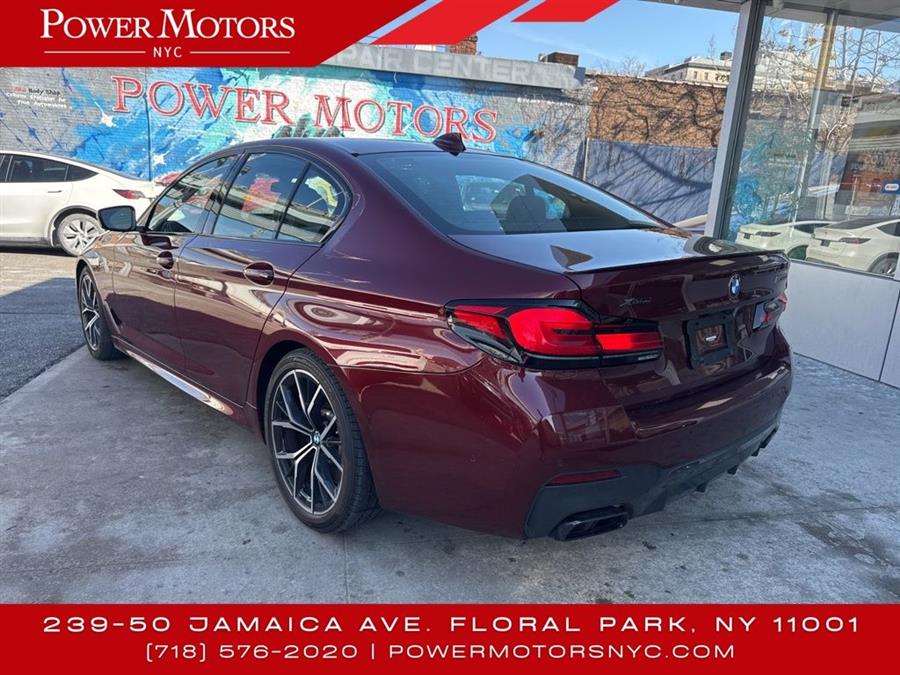 2022 BMW 5-Series M550i xDrive photo