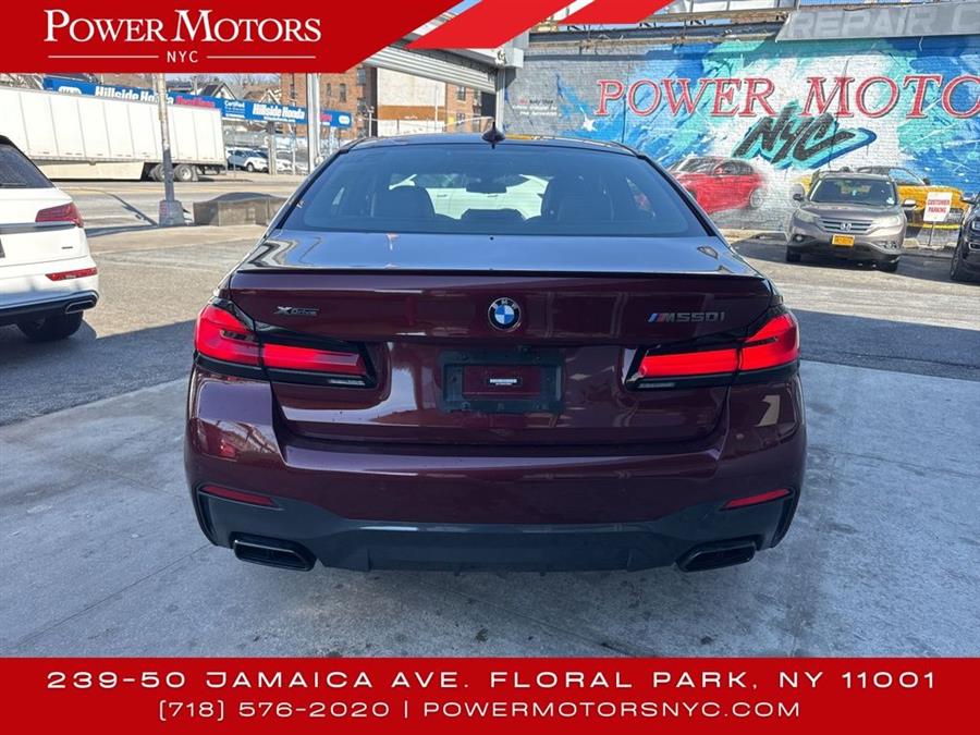 2022 BMW 5-Series M550i xDrive photo