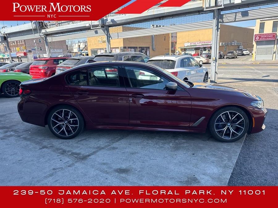 2022 BMW 5-Series M550i xDrive photo