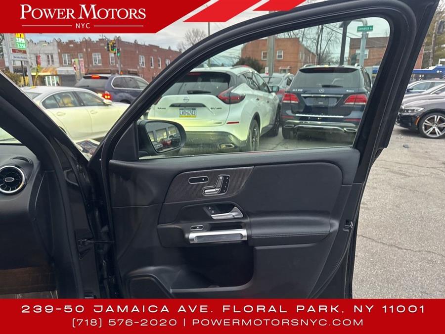 2021 Mercedes-Benz GLB GLB 250 photo