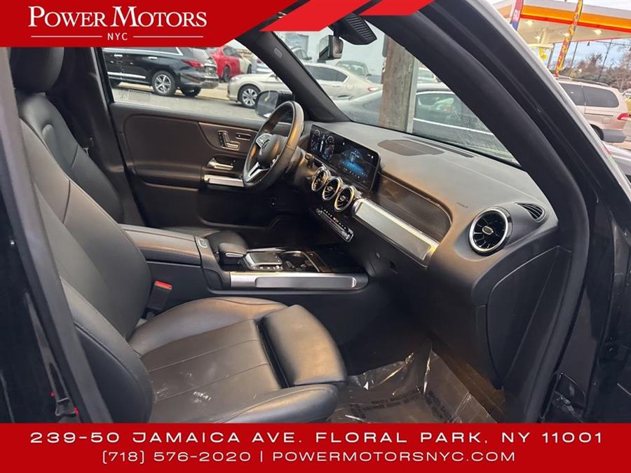 2021 Mercedes-Benz GLB GLB 250 photo